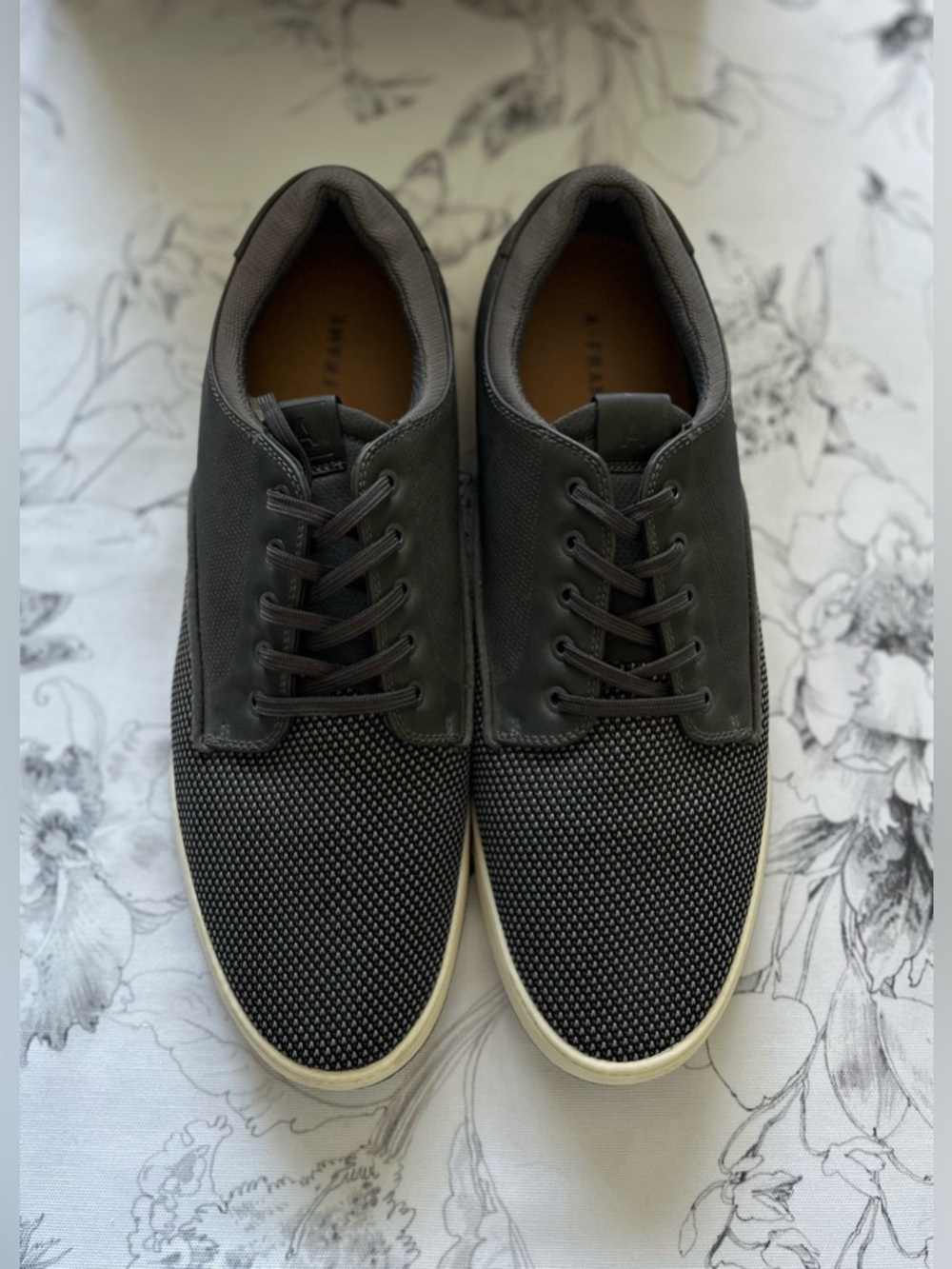 A-Frame‎ Oxford Men's Low-Top Textured Grey Sneakers Size 13